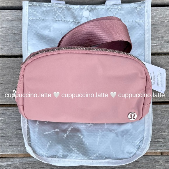 💗NWT LAST💗Lululemon Athletica Everywhere Belt Bag in Pink Pastel